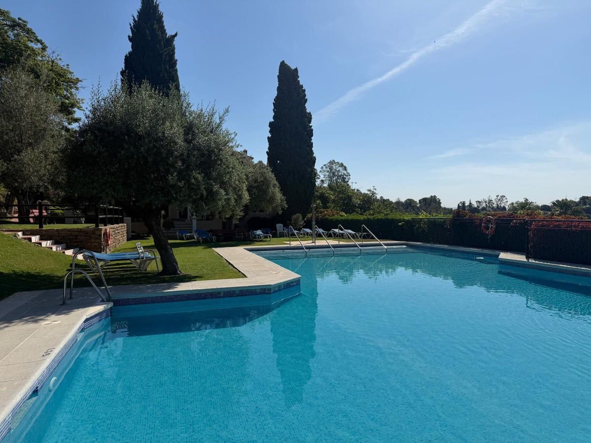 2 Bed Apartment for sale in Benahavís Costa Del Sol, Málaga, Spain