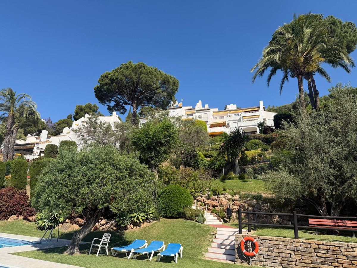 2 Bed Apartment for sale in Benahavís Costa Del Sol, Málaga, Spain