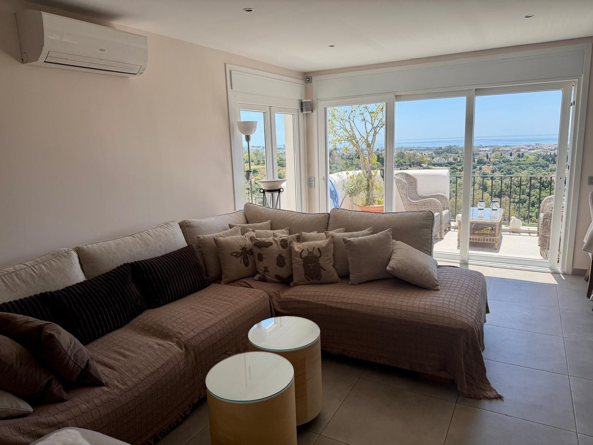 2 Bed Apartment for sale in Benahavís Costa Del Sol, Málaga, Spain