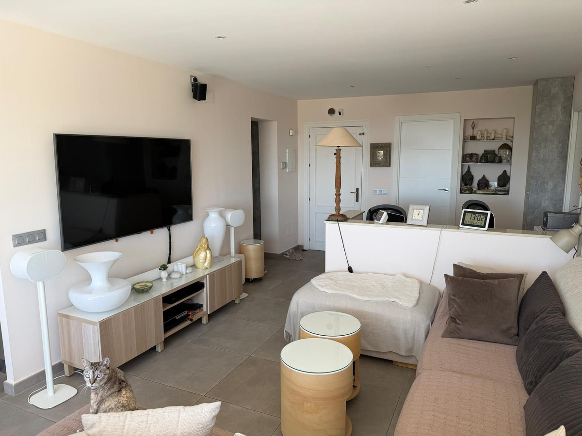 2 Bed Apartment for sale in Benahavís Costa Del Sol, Málaga, Spain