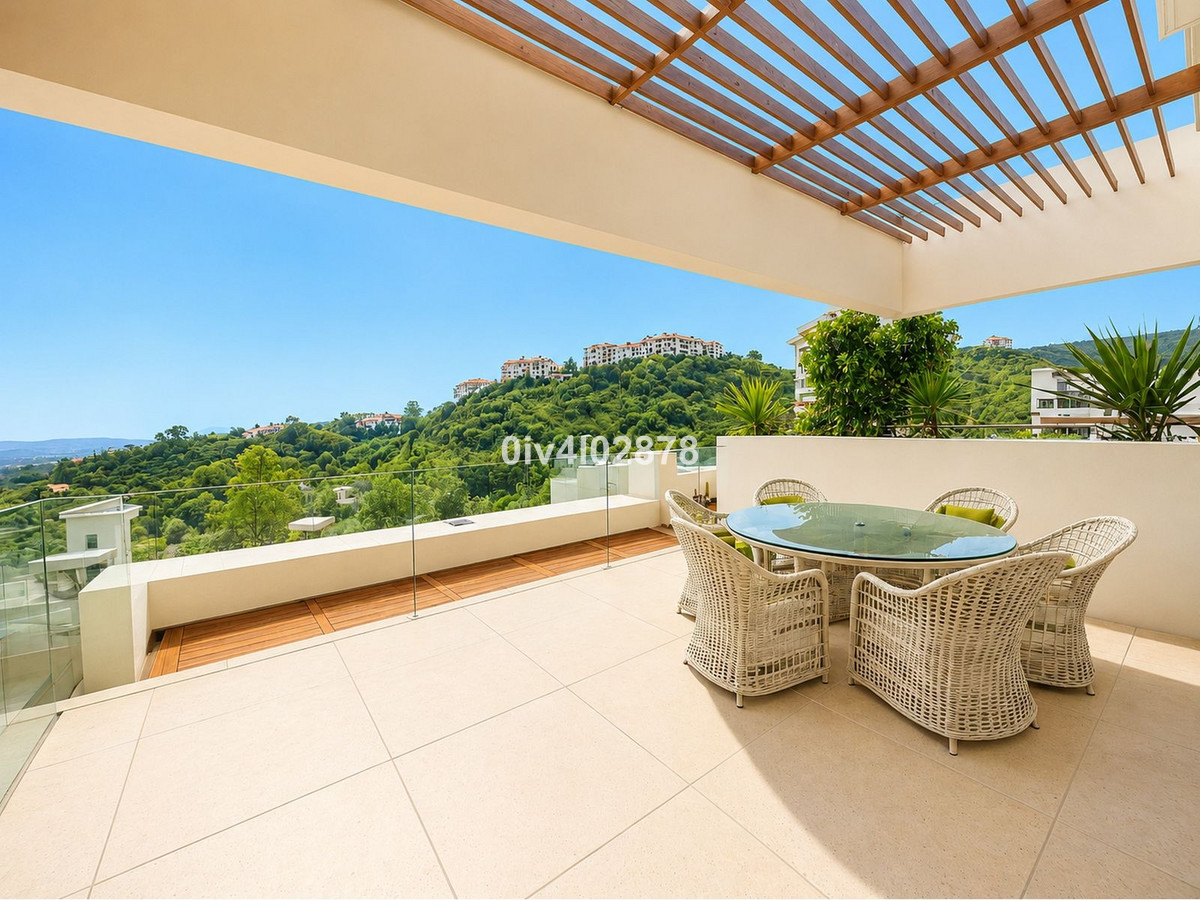 3 Bed Apartment for sale in La Quinta Costa Del Sol, Málaga, Spain