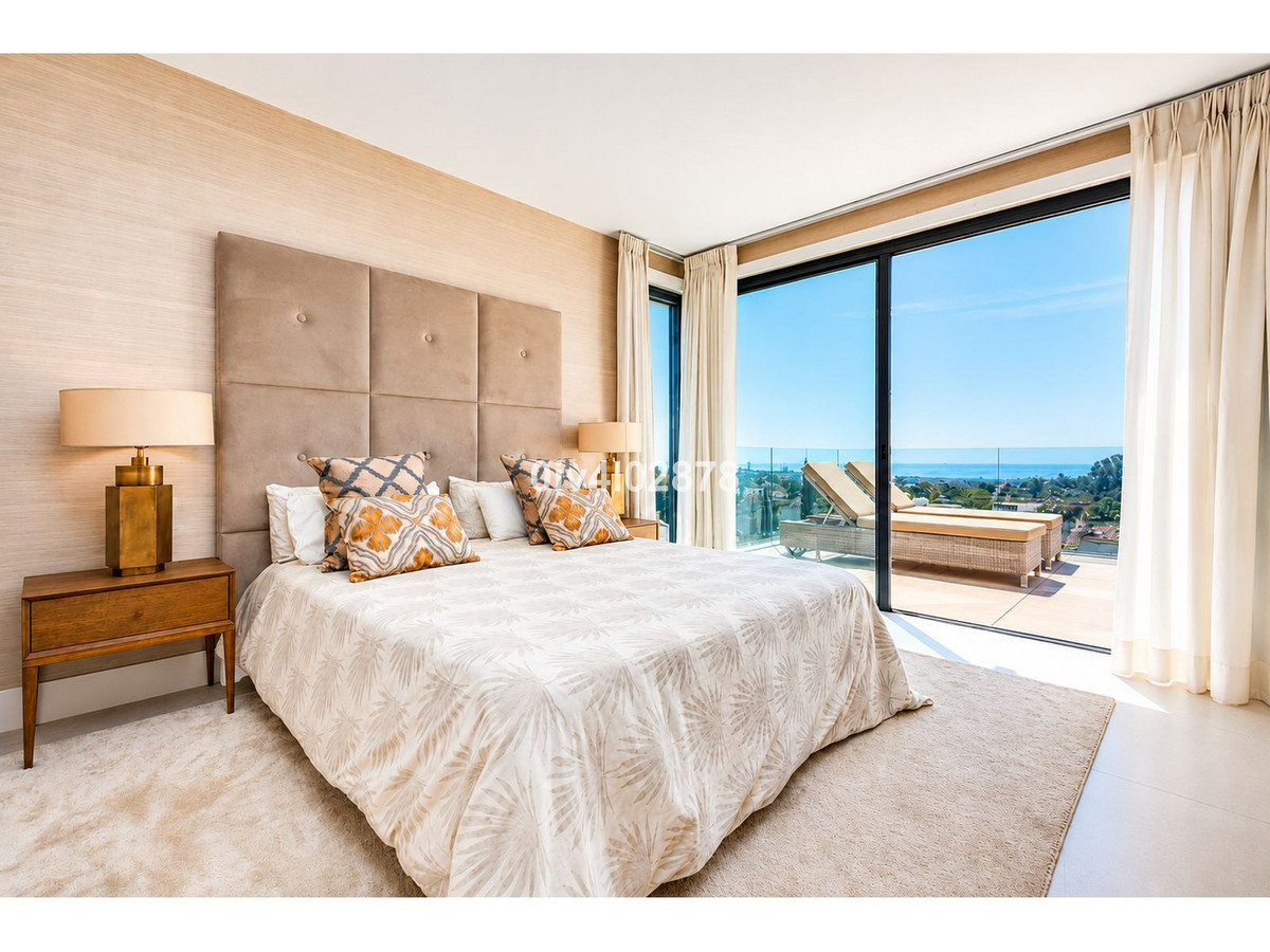 3 Bed Apartment for sale in La Quinta Costa Del Sol, Málaga, Spain