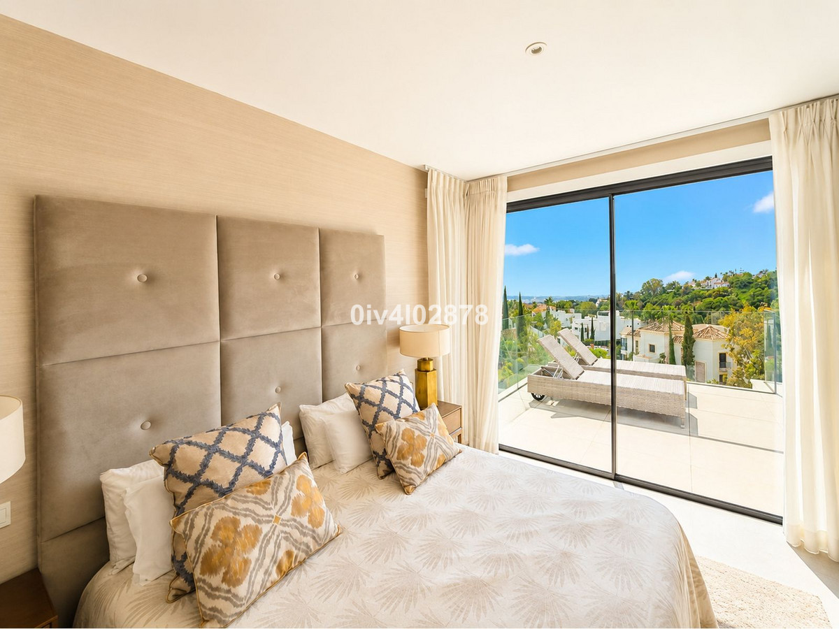 3 Bed Apartment for sale in La Quinta Costa Del Sol, Málaga, Spain