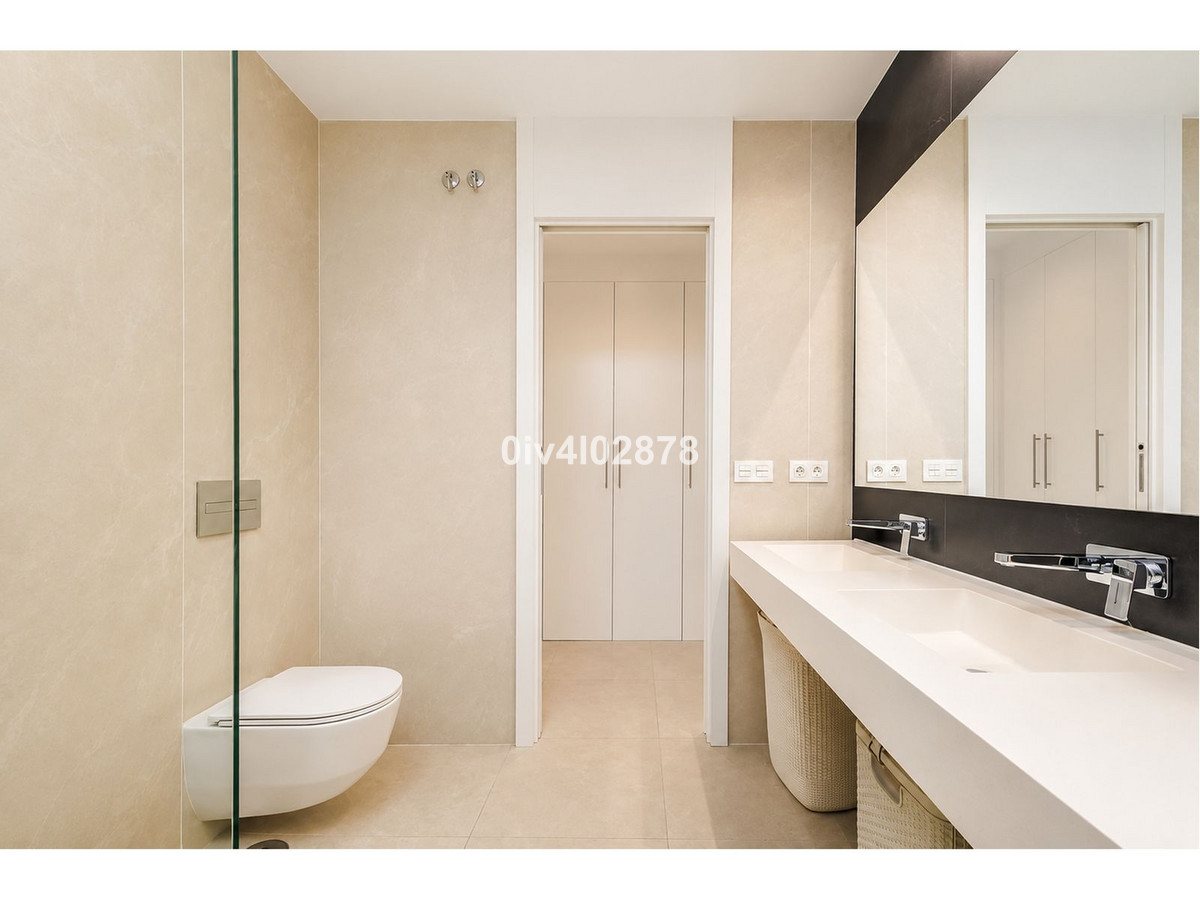 3 Bed Apartment for sale in La Quinta Costa Del Sol, Málaga, Spain