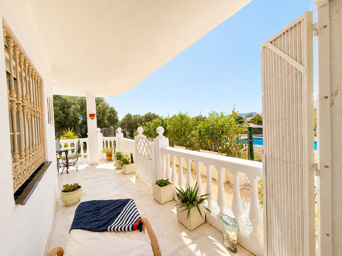 2 Bed Apartment for sale in Estepona Costa Del Sol, Málaga, Spain