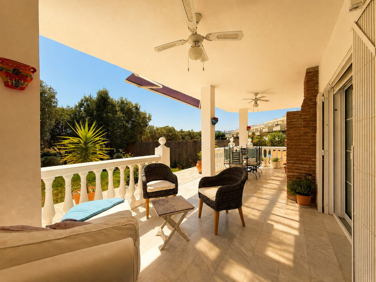 2 Bed Apartment for sale in Estepona Costa Del Sol, Málaga, Spain