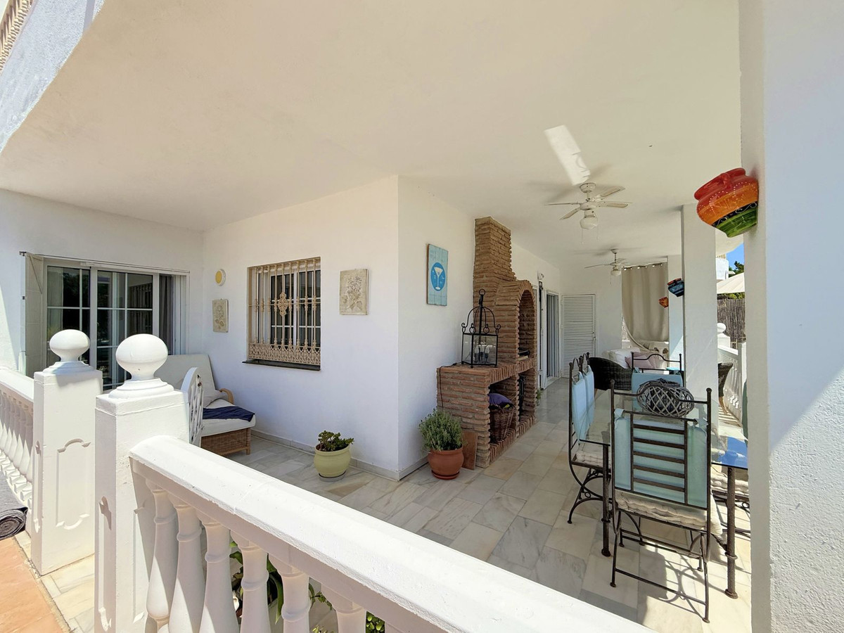 2 Bed Apartment for sale in Estepona Costa Del Sol, Málaga, Spain