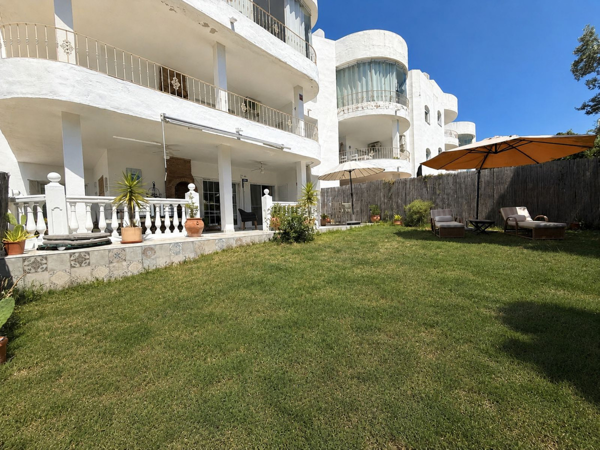 2 Bed Apartment for sale in Estepona Costa Del Sol, Málaga, Spain
