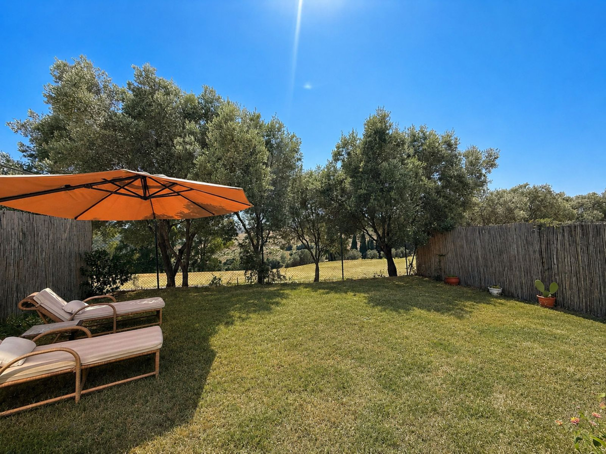 2 Bed Apartment for sale in Estepona Costa Del Sol, Málaga, Spain