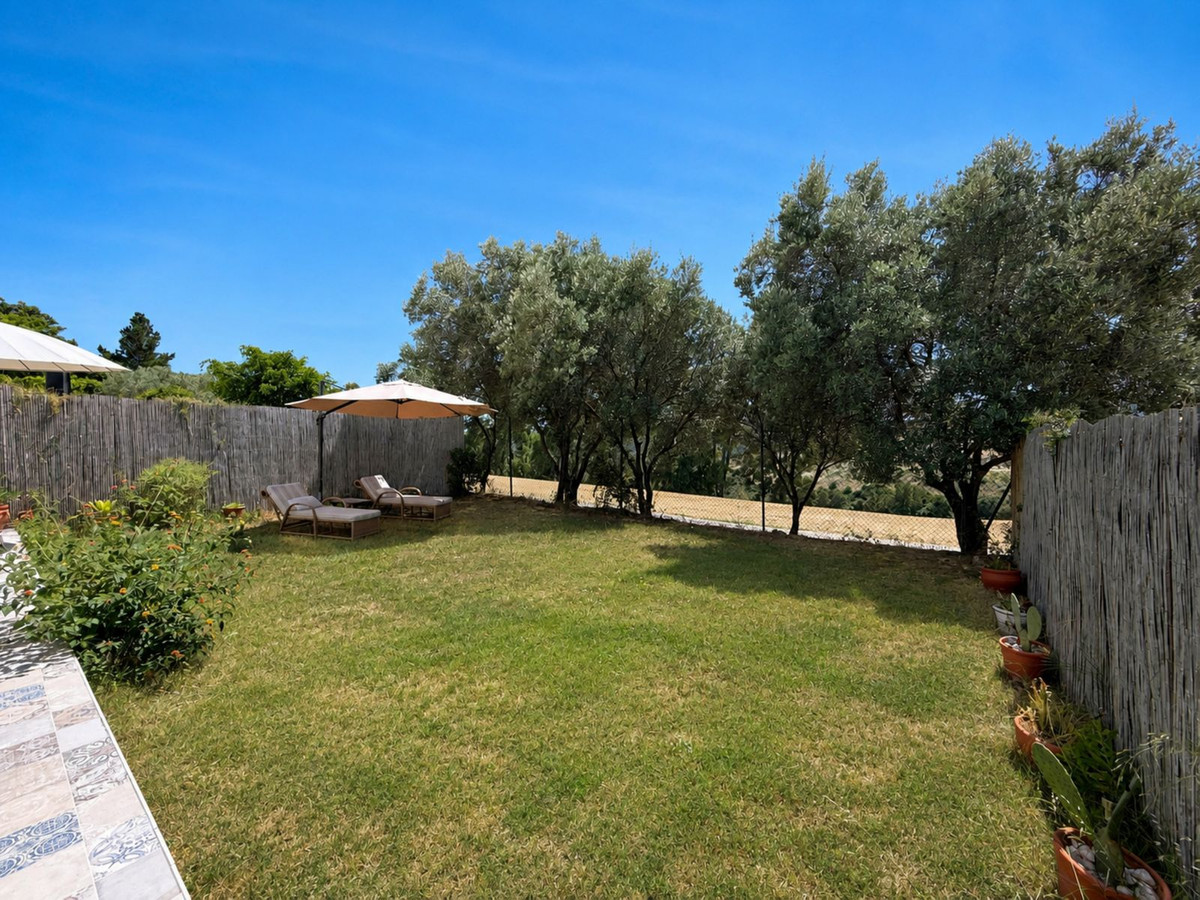 2 Bed Apartment for sale in Estepona Costa Del Sol, Málaga, Spain