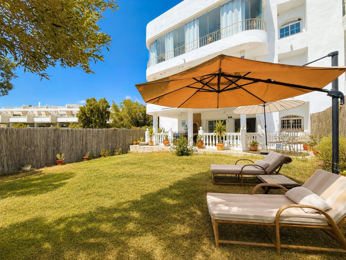 2 Bed Apartment for sale in Estepona Costa Del Sol, Málaga, Spain