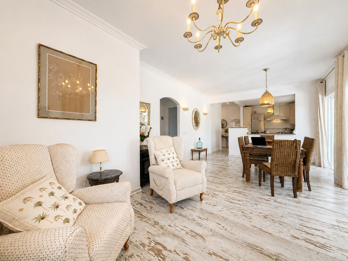 2 Bed Apartment for sale in Estepona Costa Del Sol, Málaga, Spain