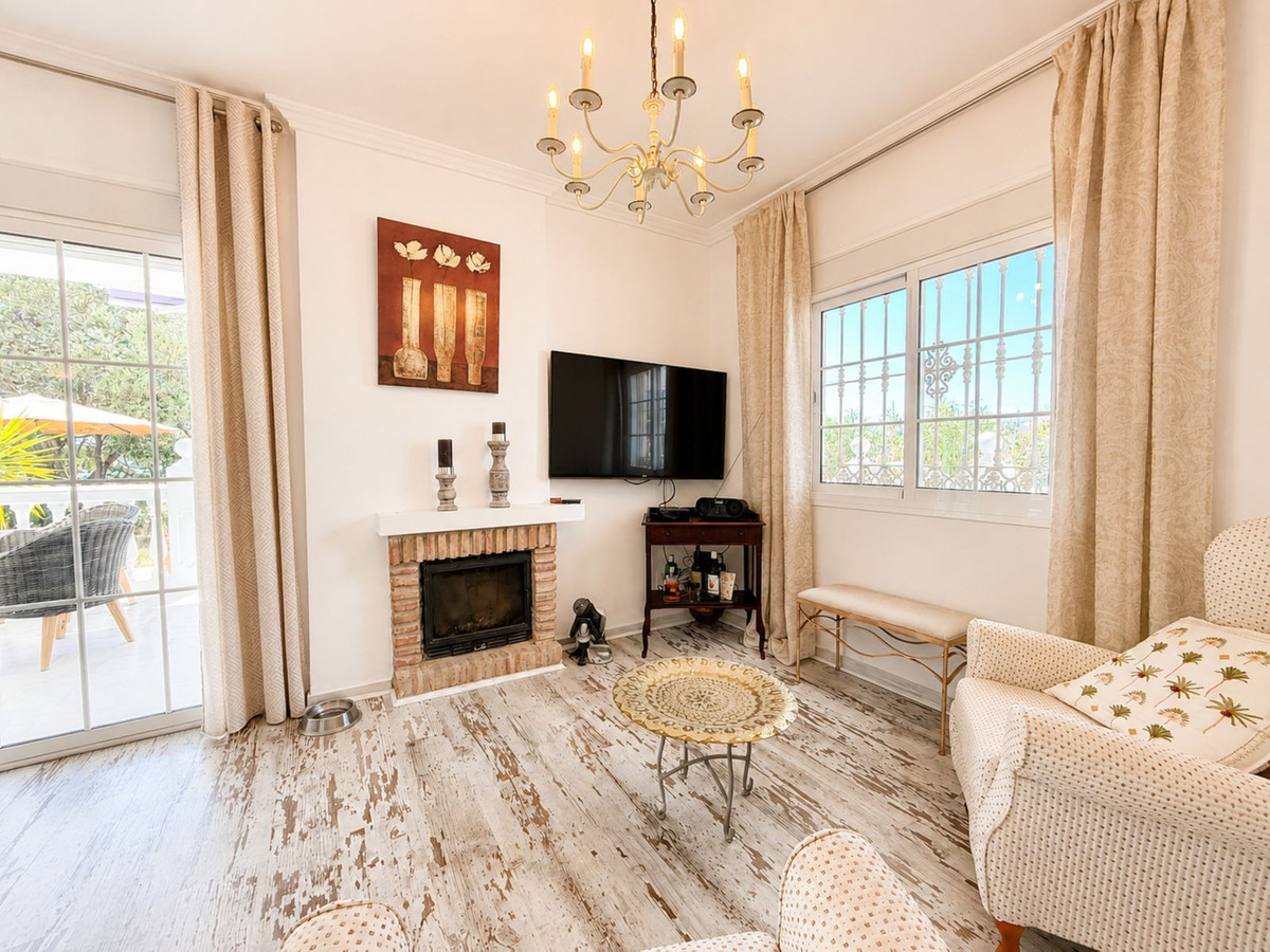 2 Bed Apartment for sale in Estepona Costa Del Sol, Málaga, Spain