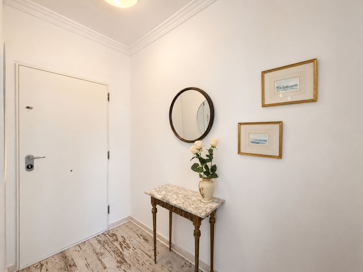 2 Bed Apartment for sale in Estepona Costa Del Sol, Málaga, Spain