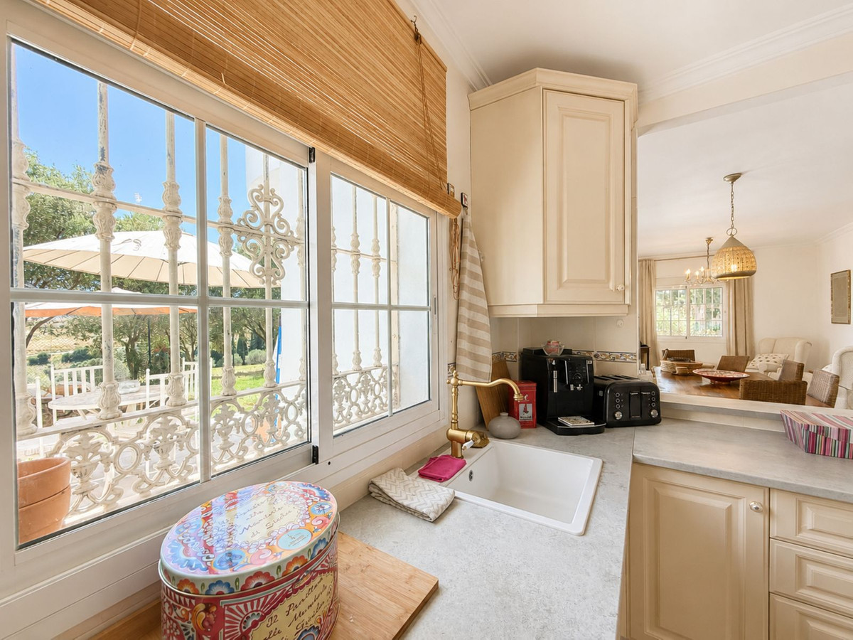 2 Bed Apartment for sale in Estepona Costa Del Sol, Málaga, Spain