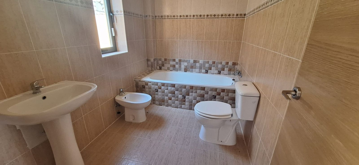 Se vende Villa - Chalet de 3 dormitorios en Costa Del Sol, Málaga, España