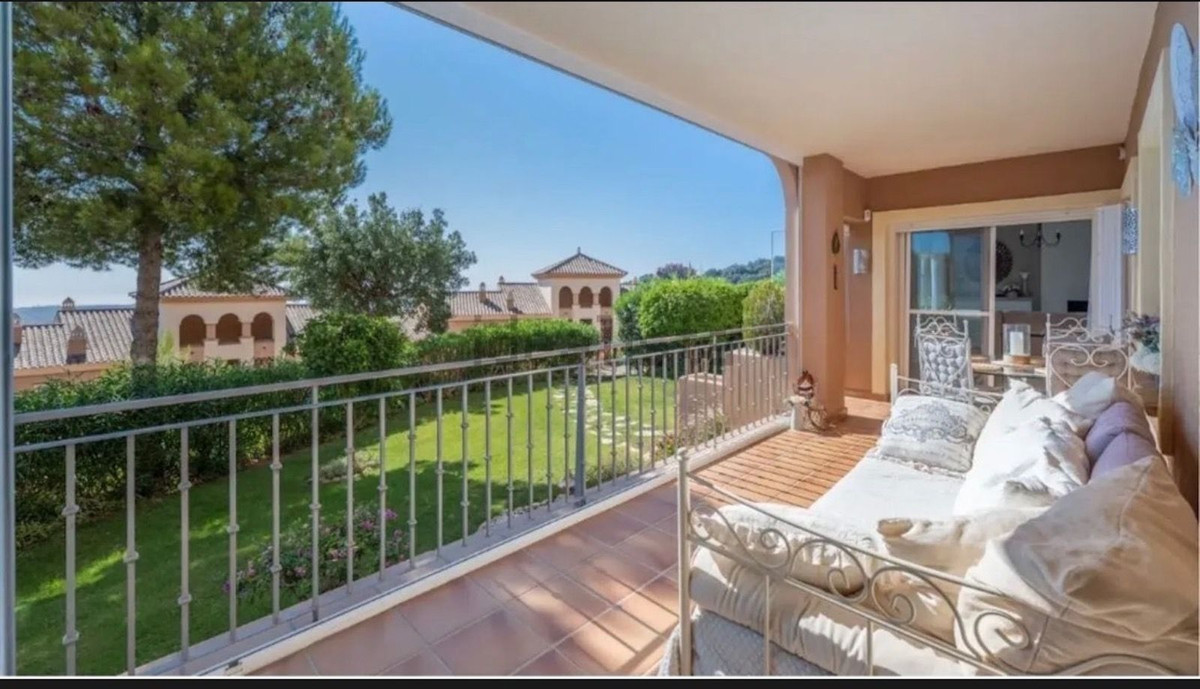 2 Bed Apartment for sale in La Mairena Costa Del Sol, Málaga, Spain