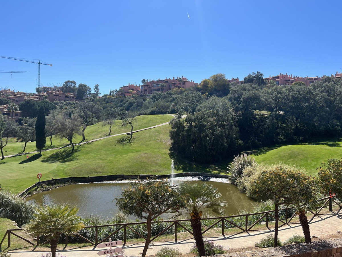 2 Bed Apartment for sale in La Mairena Costa Del Sol, Málaga, Spain