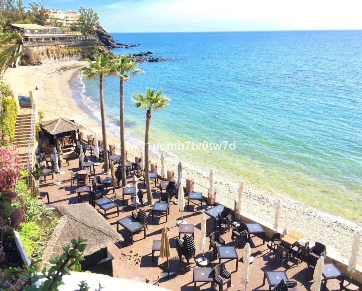 3 Bed Apartment for sale in Arroyo De La Miel Costa Del Sol, Málaga, Spain