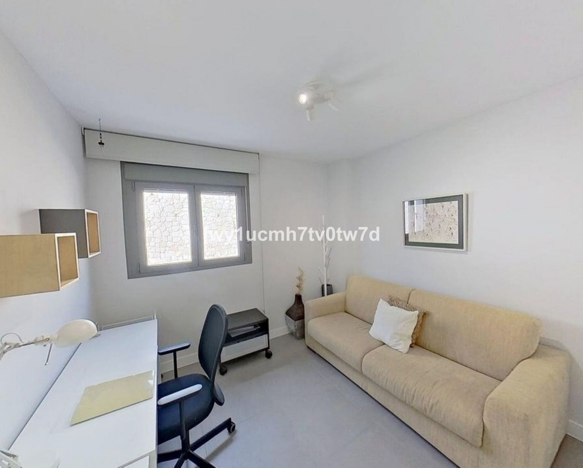 3 Bed Apartment for sale in Arroyo De La Miel Costa Del Sol, Málaga, Spain