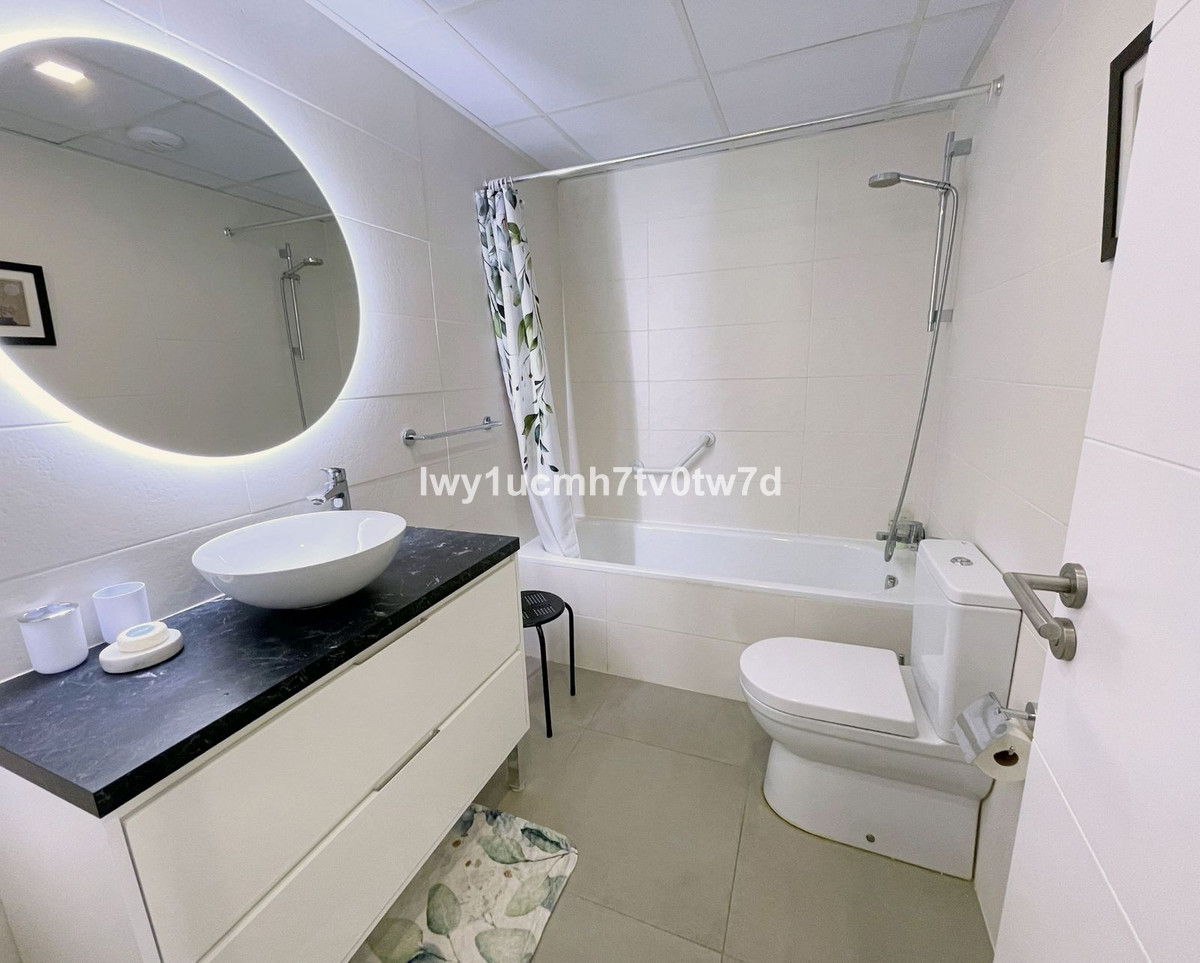 3 Bed Apartment for sale in Arroyo De La Miel Costa Del Sol, Málaga, Spain