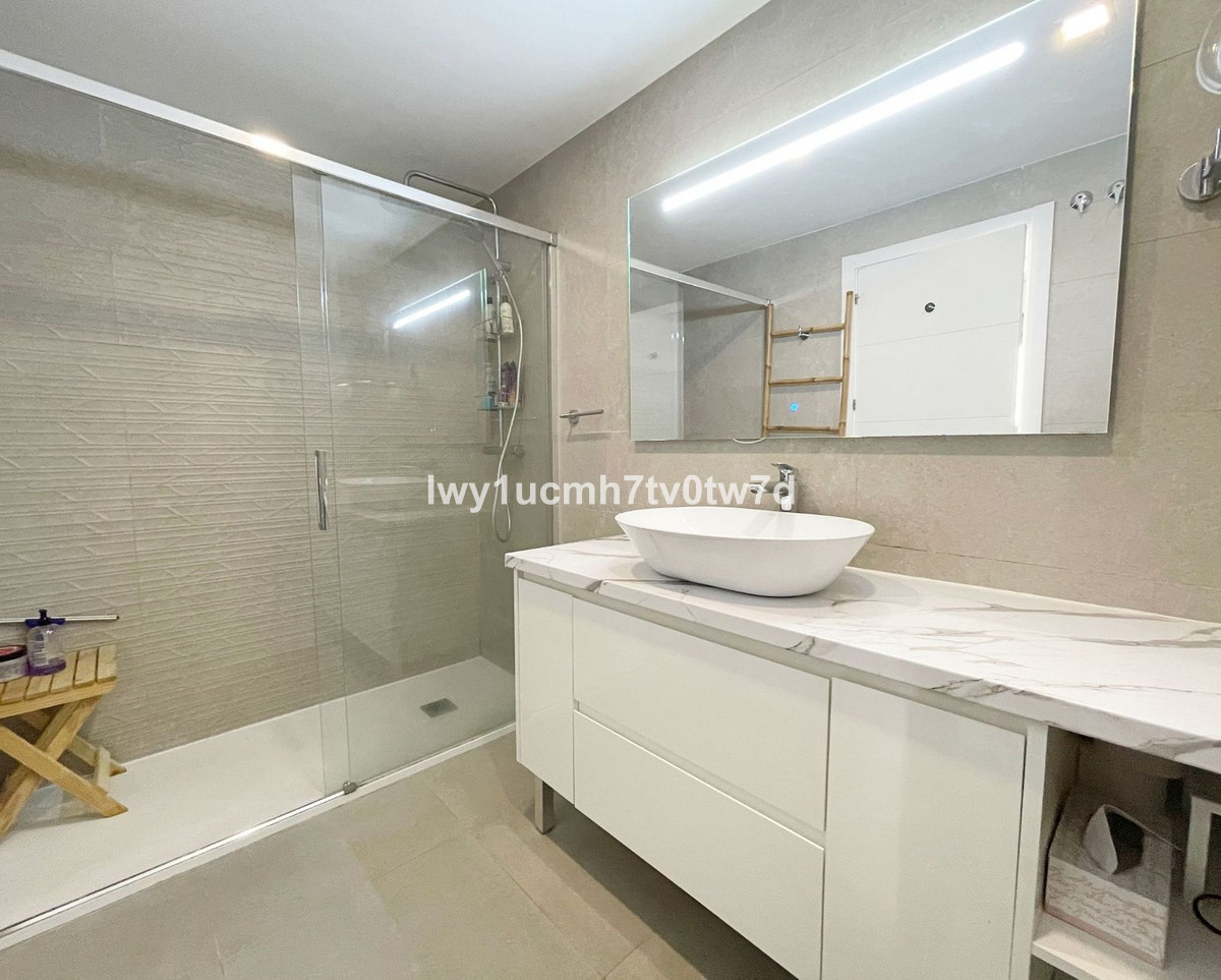 3 Bed Apartment for sale in Arroyo De La Miel Costa Del Sol, Málaga, Spain