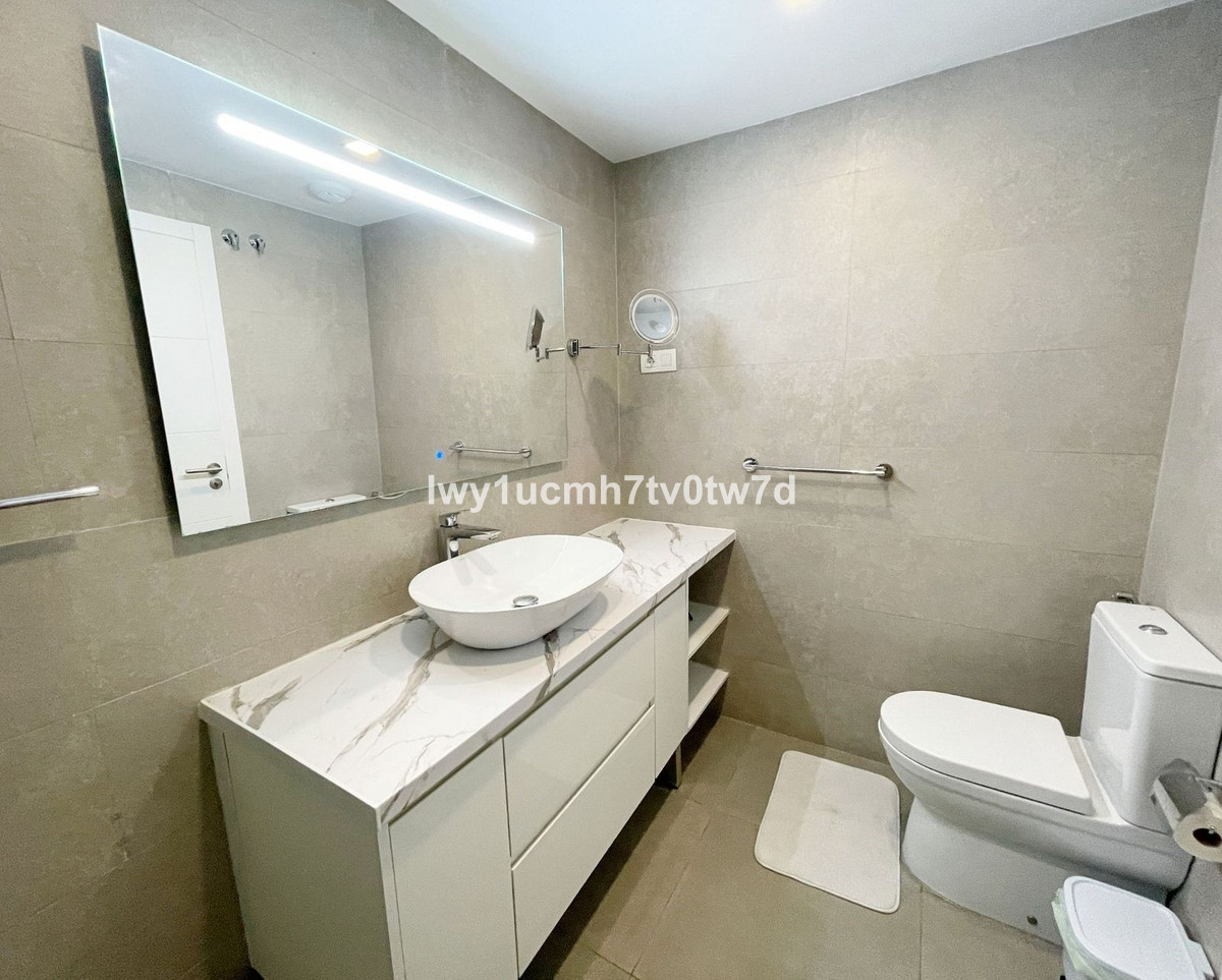3 Bed Apartment for sale in Arroyo De La Miel Costa Del Sol, Málaga, Spain