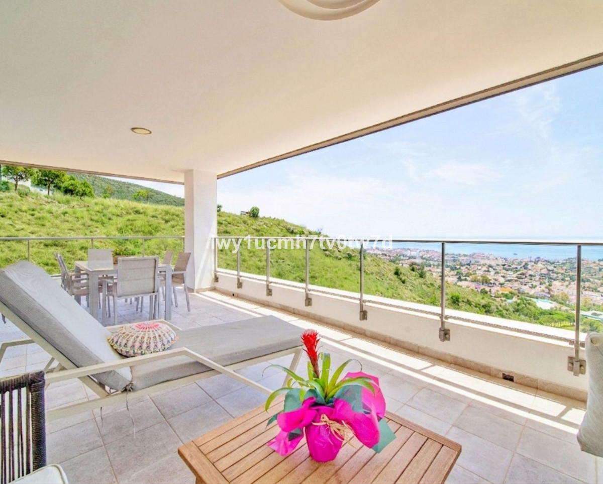 3 Bed Apartment for sale in Arroyo De La Miel Costa Del Sol, Málaga, Spain