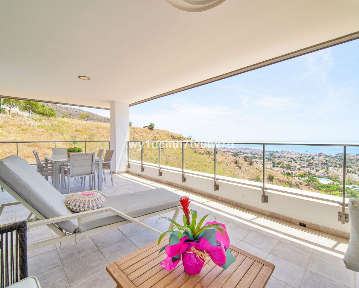 3 Bed Apartment for sale in Arroyo De La Miel Costa Del Sol, Málaga, Spain
