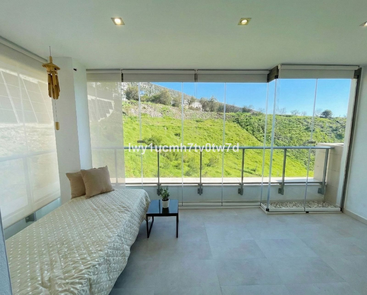 3 Bed Apartment for sale in Arroyo De La Miel Costa Del Sol, Málaga, Spain