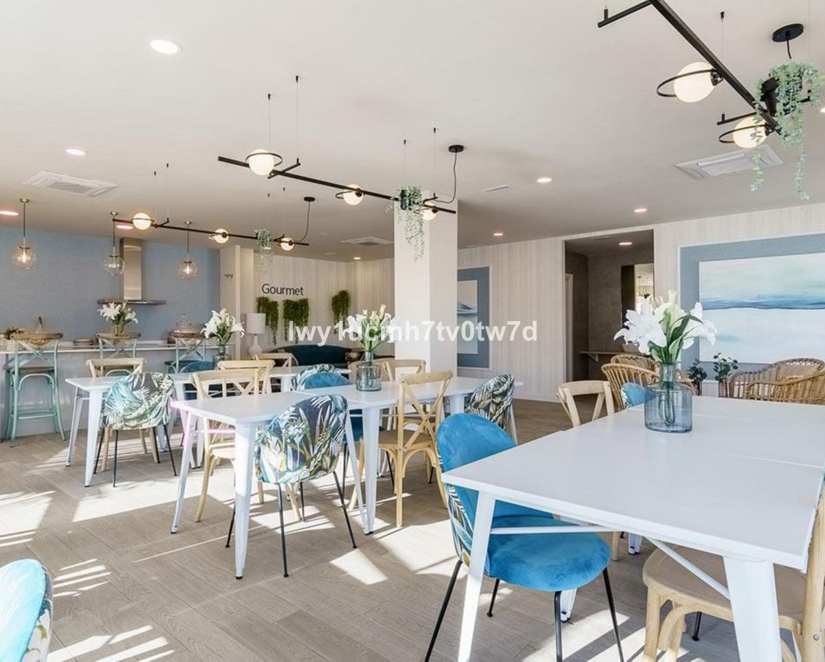 3 Bed Apartment for sale in Arroyo De La Miel Costa Del Sol, Málaga, Spain