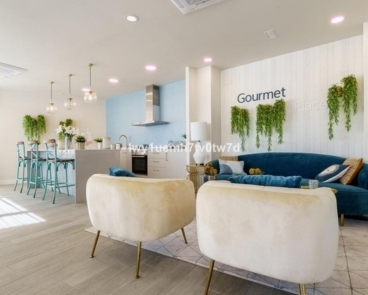 3 Bed Apartment for sale in Arroyo De La Miel Costa Del Sol, Málaga, Spain