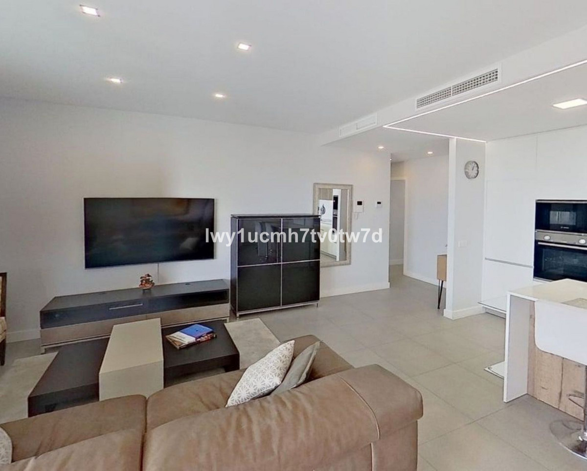3 Bed Apartment for sale in Arroyo De La Miel Costa Del Sol, Málaga, Spain