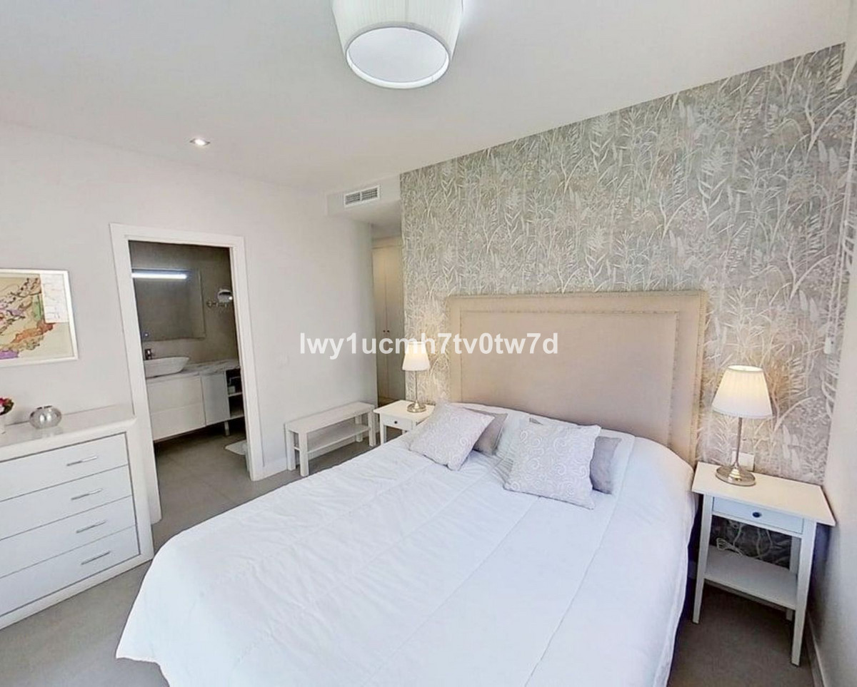 3 Bed Apartment for sale in Arroyo De La Miel Costa Del Sol, Málaga, Spain
