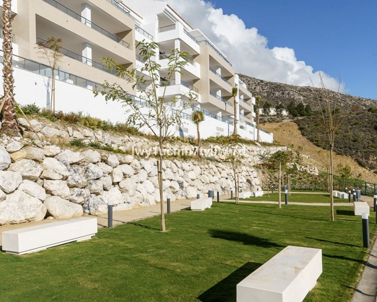 3 Bed Apartment for sale in Arroyo De La Miel Costa Del Sol, Málaga, Spain