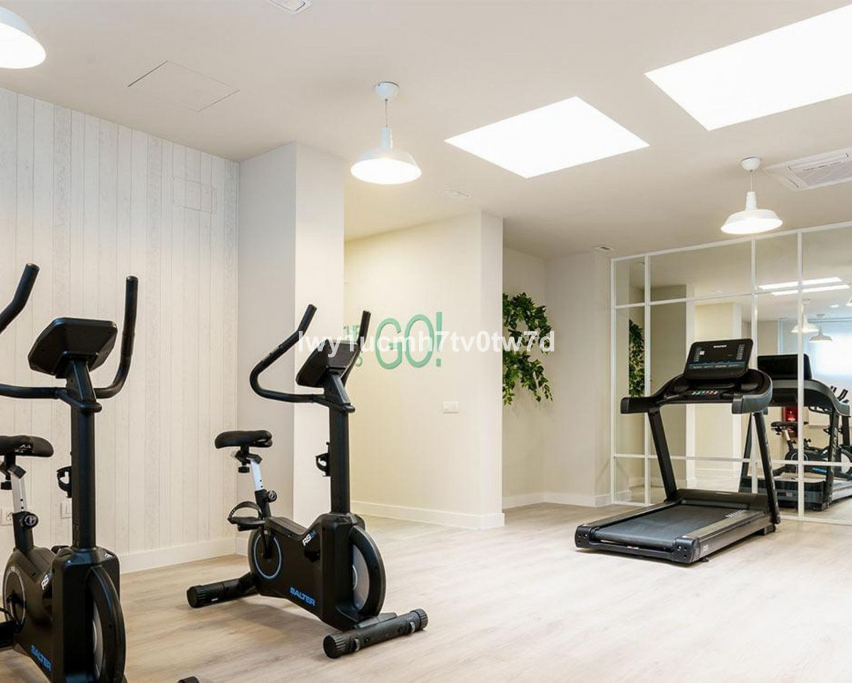 3 Bed Apartment for sale in Arroyo De La Miel Costa Del Sol, Málaga, Spain
