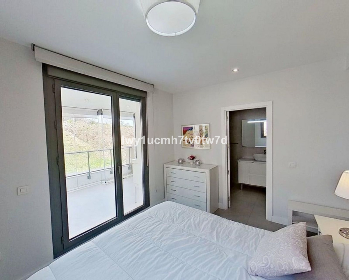 3 Bed Apartment for sale in Arroyo De La Miel Costa Del Sol, Málaga, Spain