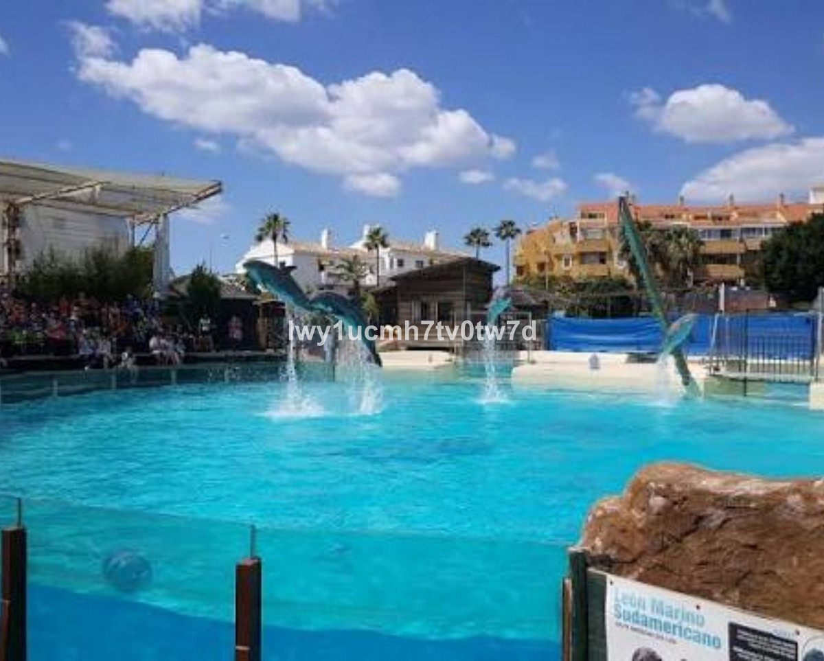 3 Bed Apartment for sale in Arroyo De La Miel Costa Del Sol, Málaga, Spain