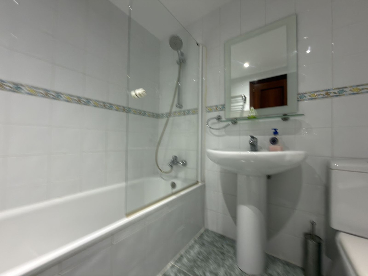 2 Bed Apartment for sale in Estepona Costa Del Sol, Málaga, Spain