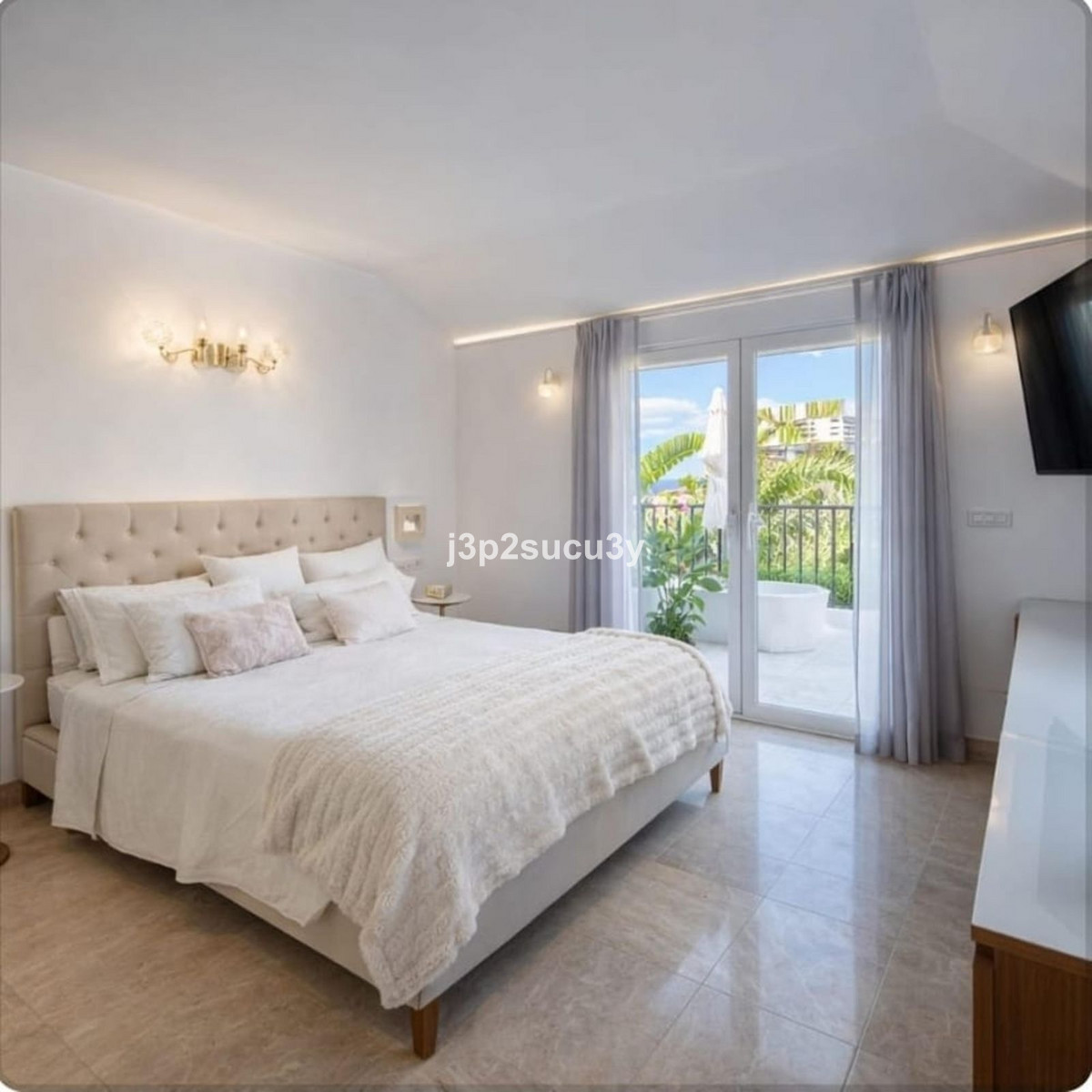 4 Bed Townhouse for sale in Selwo Costa Del Sol, Málaga, Spain