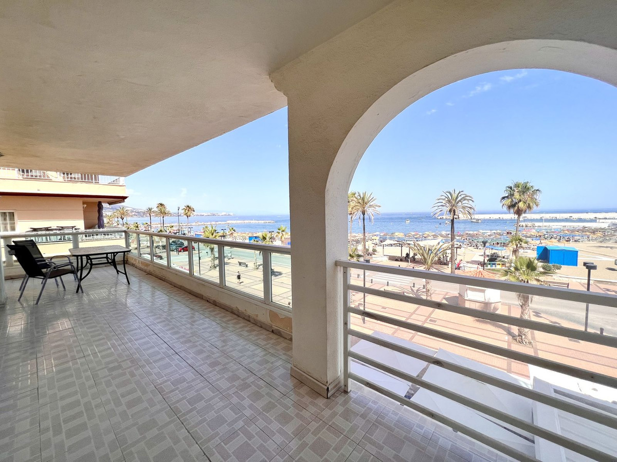 3 Bed Apartment for sale in Fuengirola Costa Del Sol, Málaga, Spain