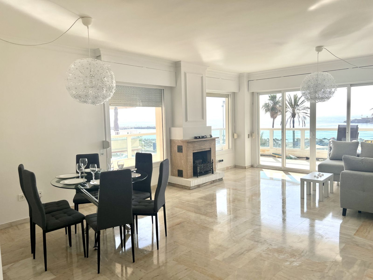 3 Bed Apartment for sale in Fuengirola Costa Del Sol, Málaga, Spain