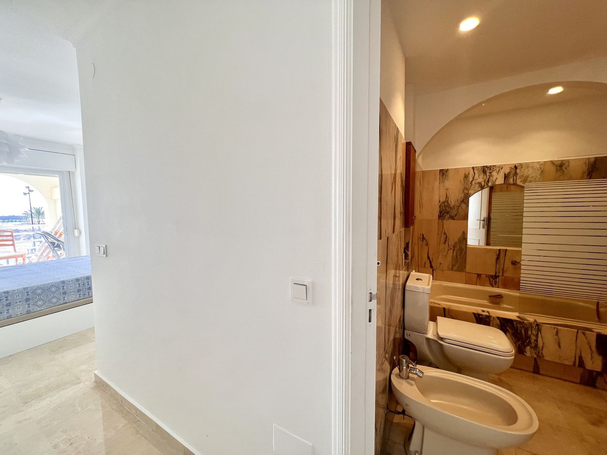3 Bed Apartment for sale in Fuengirola Costa Del Sol, Málaga, Spain