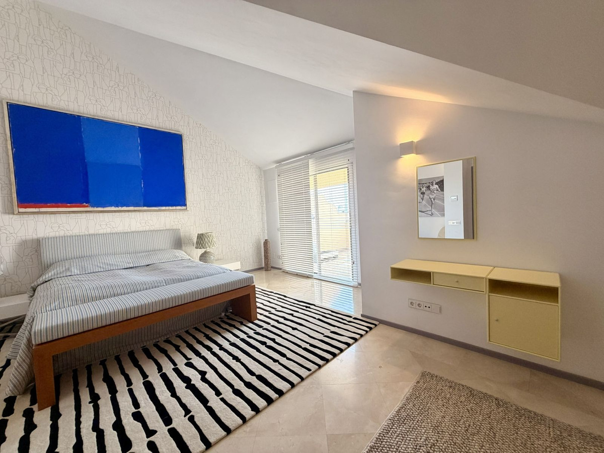 5 Bed Apartment for sale in Nueva Andalucía Costa Del Sol, Málaga, Spain