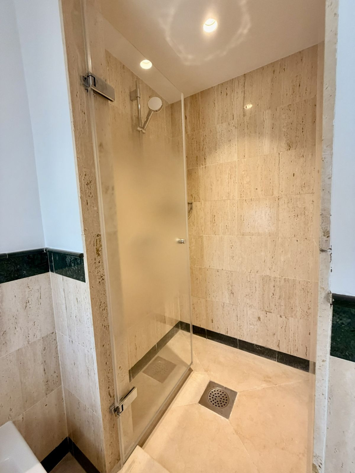 5 Bed Apartment for sale in Nueva Andalucía Costa Del Sol, Málaga, Spain