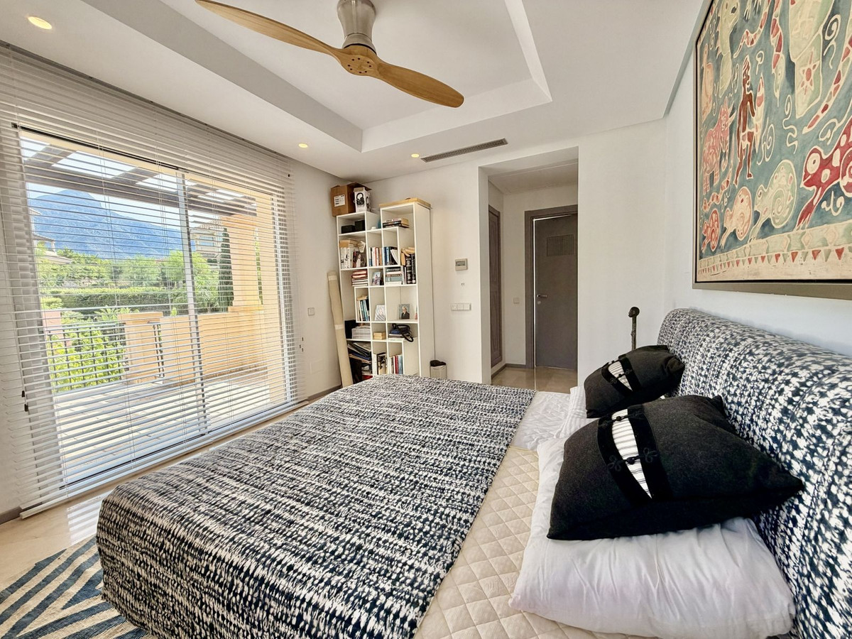 5 Bed Apartment for sale in Nueva Andalucía Costa Del Sol, Málaga, Spain