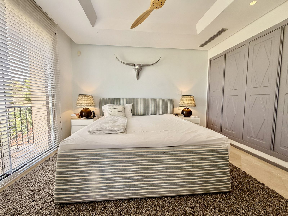 5 Bed Apartment for sale in Nueva Andalucía Costa Del Sol, Málaga, Spain