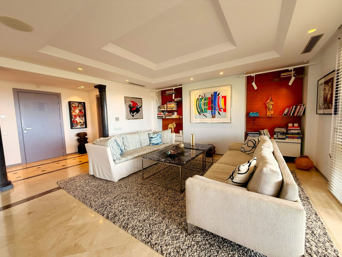 5 Bed Apartment for sale in Nueva Andalucía Costa Del Sol, Málaga, Spain