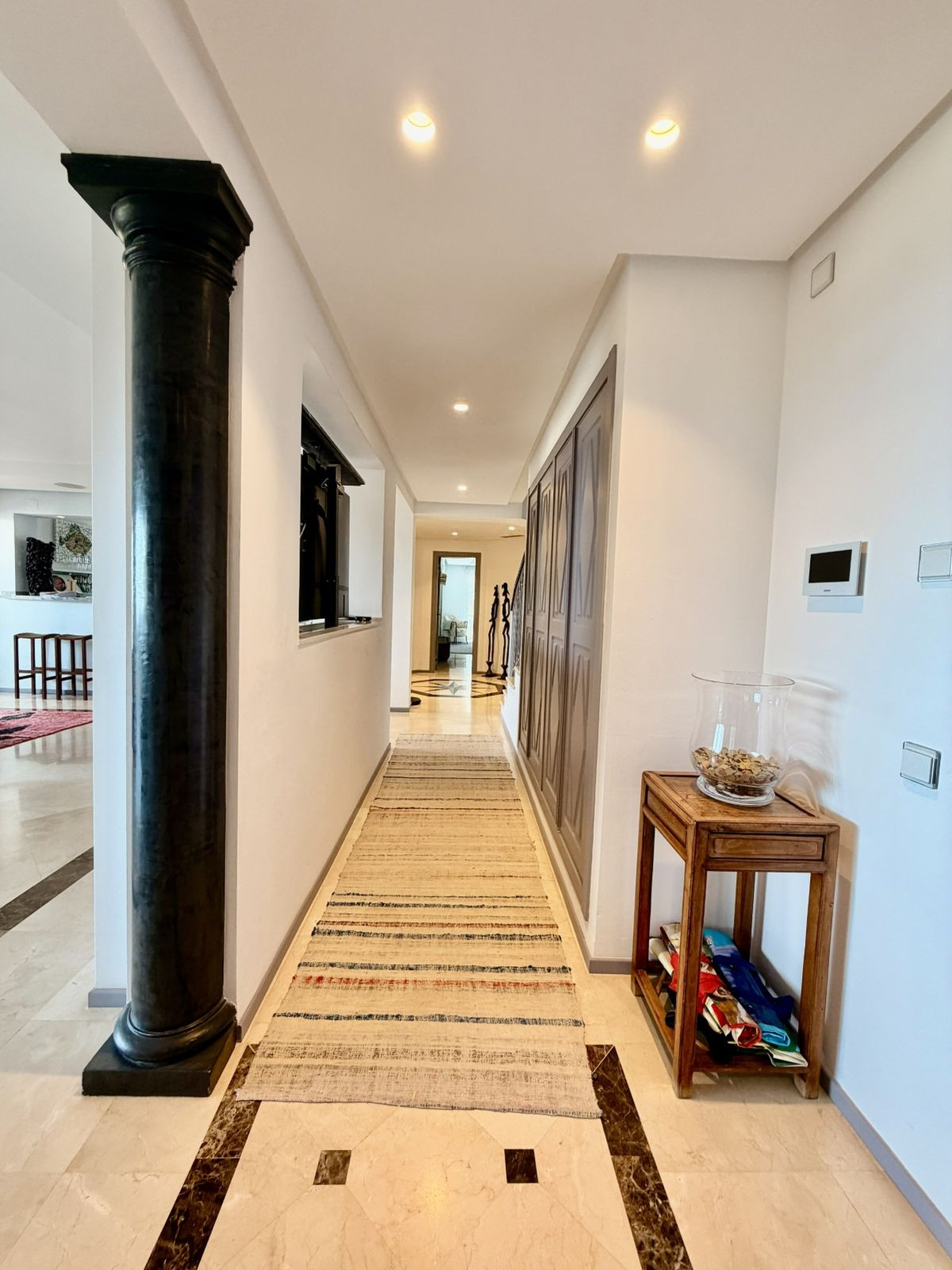 5 Bed Apartment for sale in Nueva Andalucía Costa Del Sol, Málaga, Spain