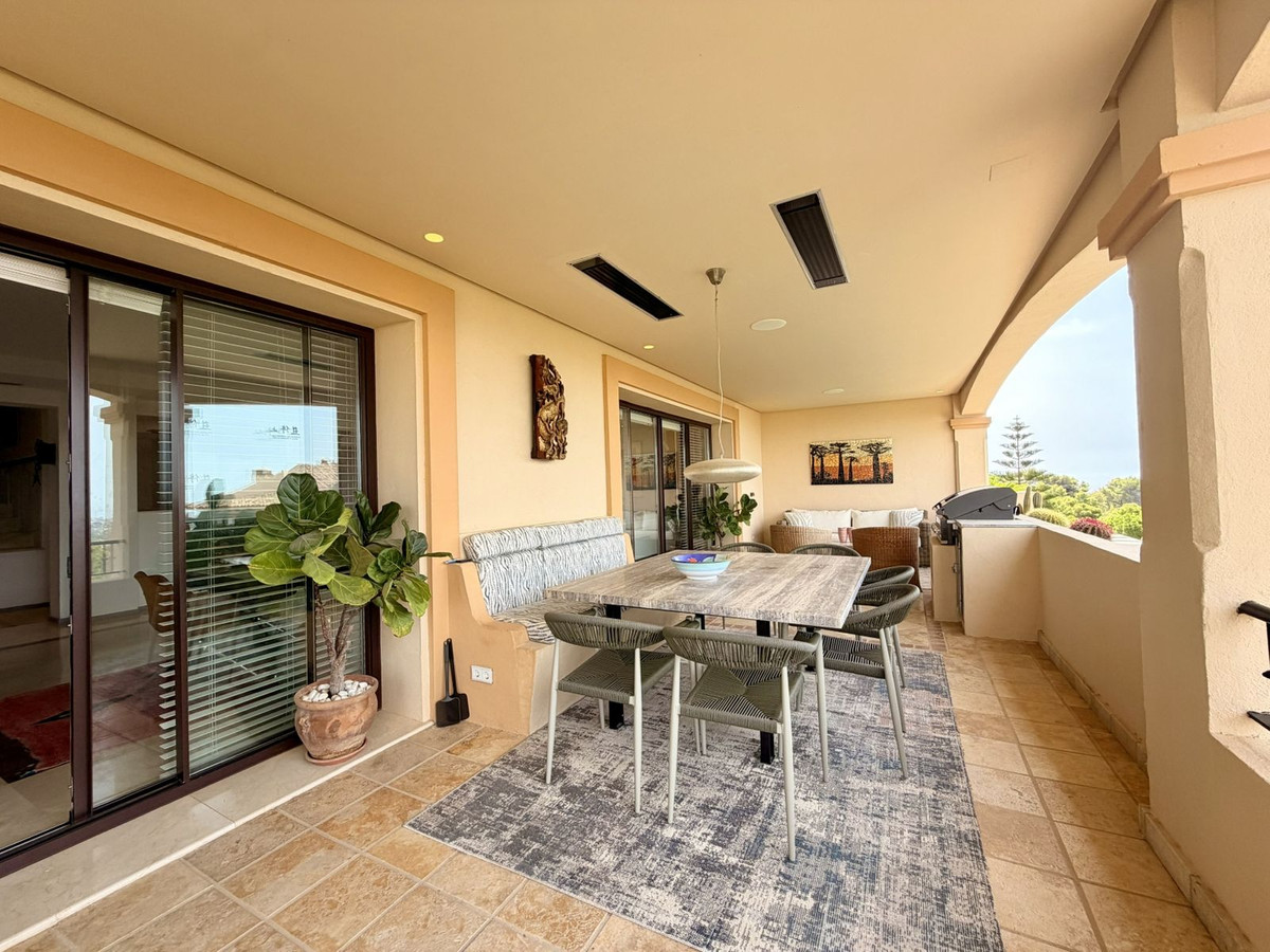5 Bed Apartment for sale in Nueva Andalucía Costa Del Sol, Málaga, Spain